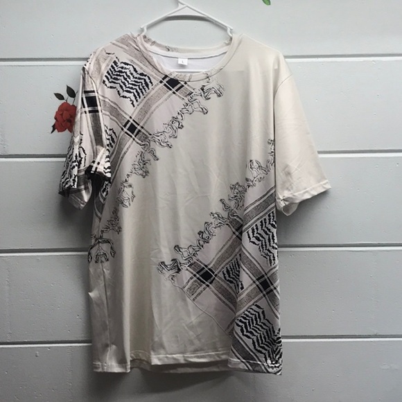 unbranded Tops - Cream and Black Geometric Short Sleeve Top